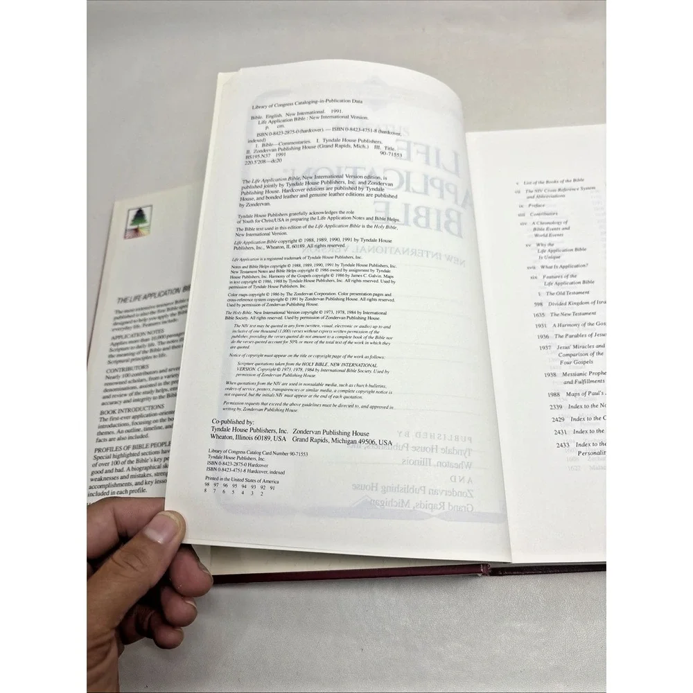 Life Application Study Bible New International Version Tyndale Full Color Maps